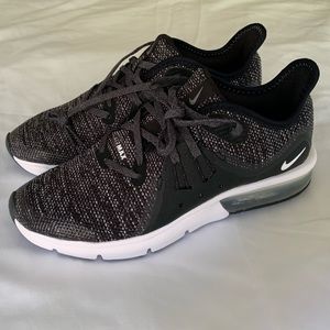 New Nike Air Max Sequent shoes 5.5y = 7 womens